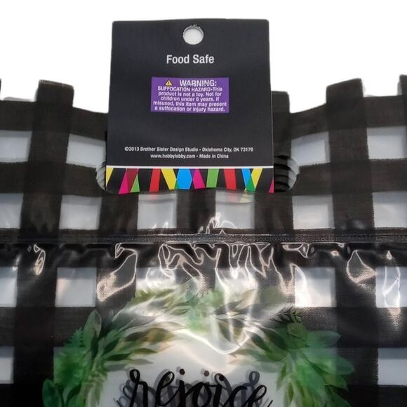 Inspirational Christmas Gift Bags Rejoice in the Lord Black White Check Set 24 - Picture 2 of 9